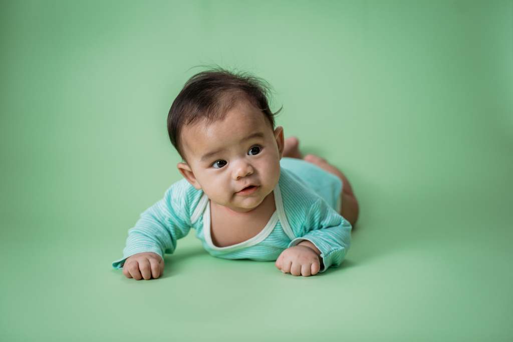 Cara Tummy Time yang Tepat untuk Bayi Manfaat dan Panduan Lengkap