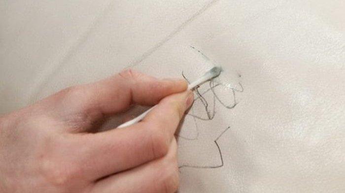 Tips Ampuh Menghapus Noda Pulpen di Tas Favorit Anda